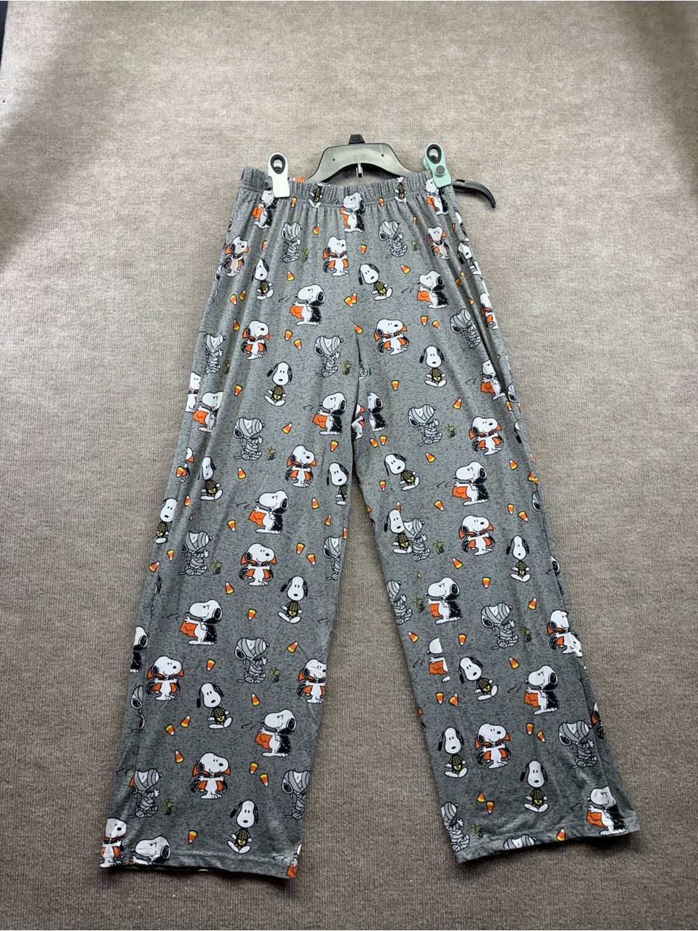 Peanuts Snoopy Halloween Pajama Pants size L. These do have a cut as shown on ea